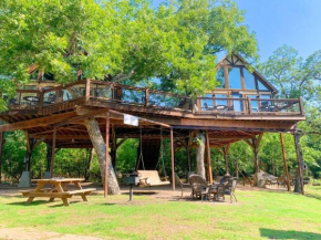 Waterfront Sweet Medicine Treehouse